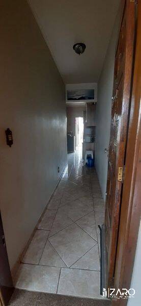 Casa à venda com 2 quartos, 131m² - Foto 2