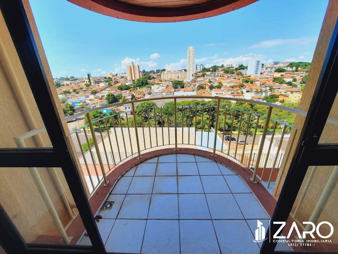 Apartamento à venda com 2 quartos, 74m² - Foto 4