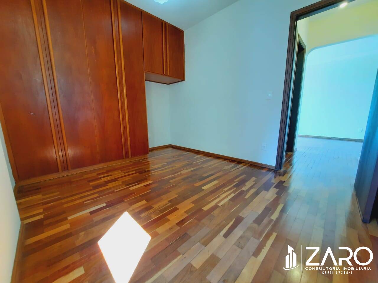 Apartamento à venda com 2 quartos, 74m² - Foto 8