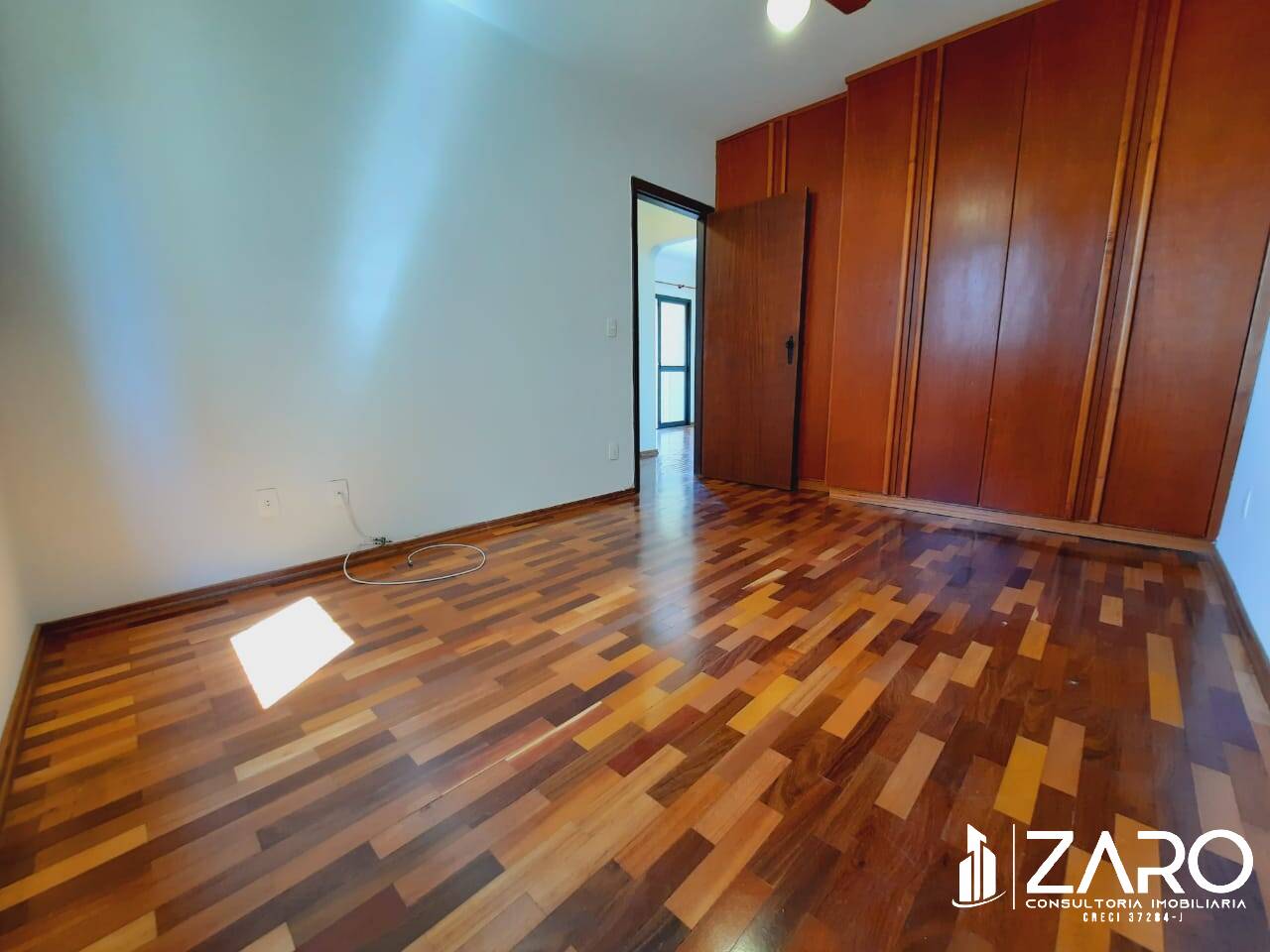 Apartamento à venda com 2 quartos, 74m² - Foto 9