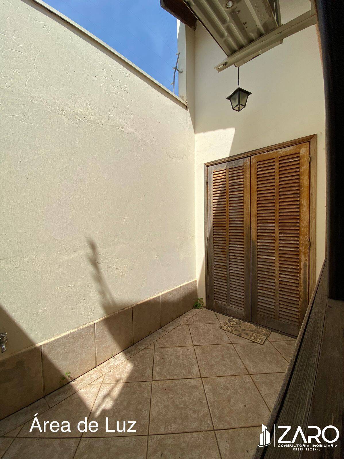 Casa à venda com 2 quartos, 250m² - Foto 17